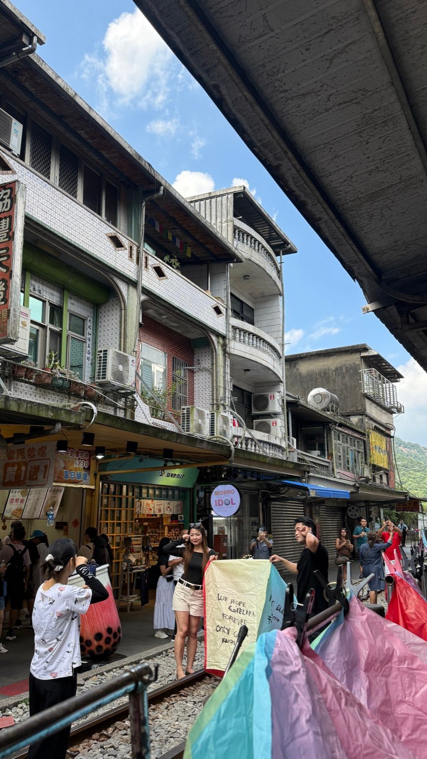 Releasing a sky lantern on Shifen Old Street